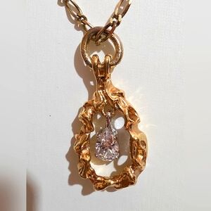 VINTAGE 80'S GOLD TONE 24 Inch FIGUERO NECKLACE WITH STUNNING CZ NUGGET PENDANT.